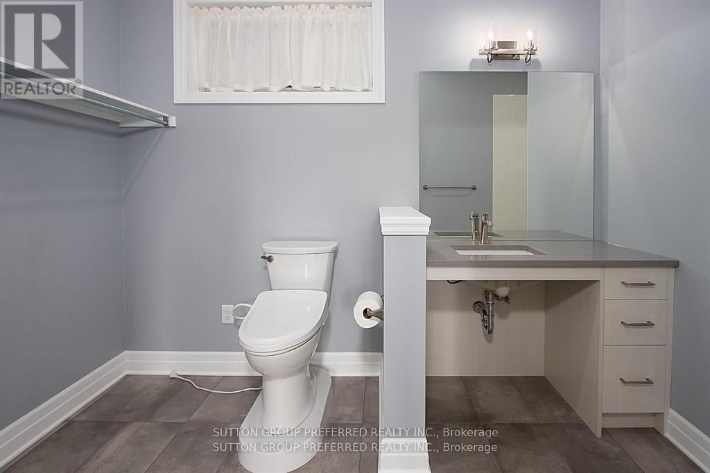 114 BARONS COURT Image 17