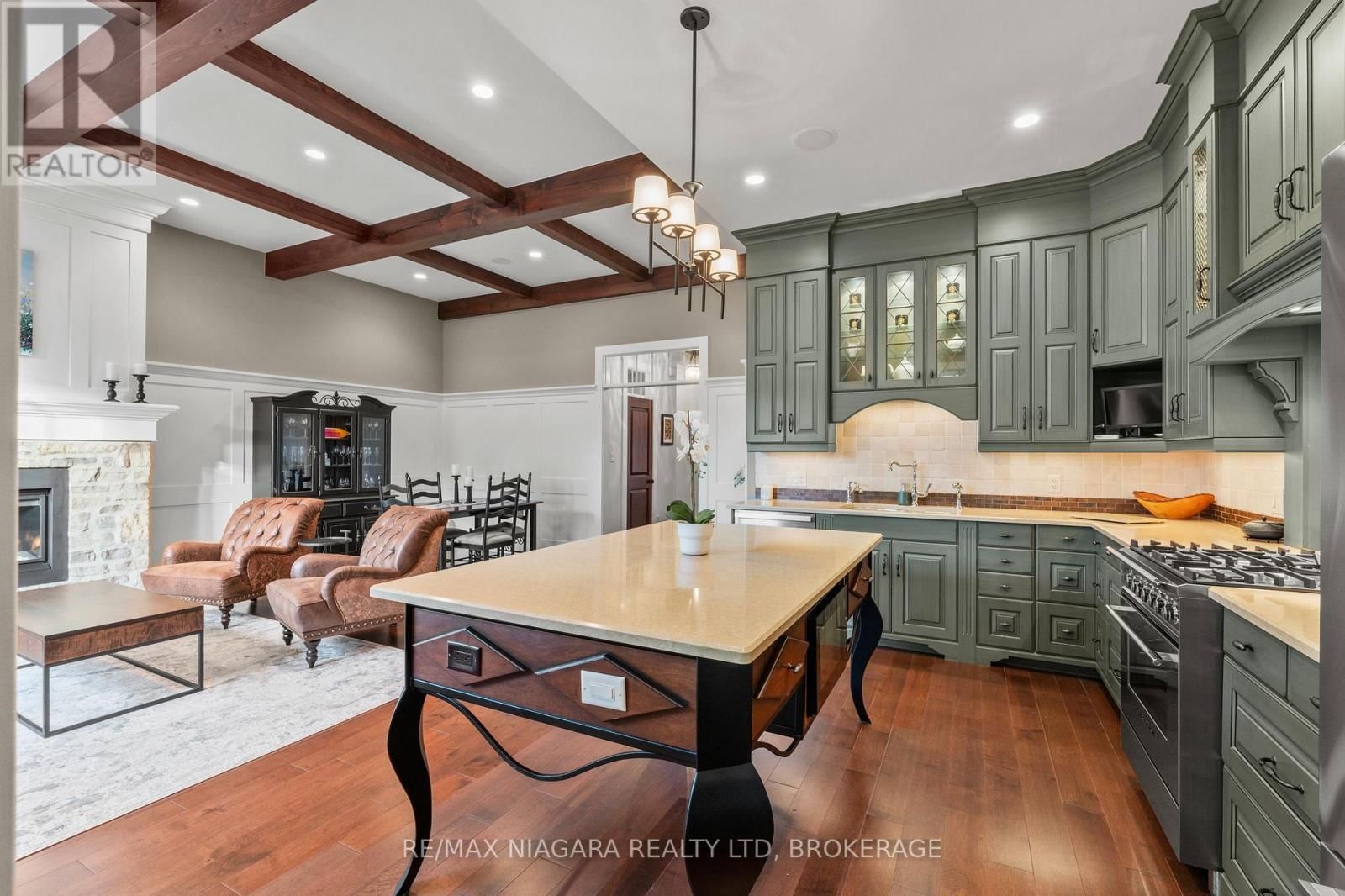 13 COLONEL COHOE STREET Image 10