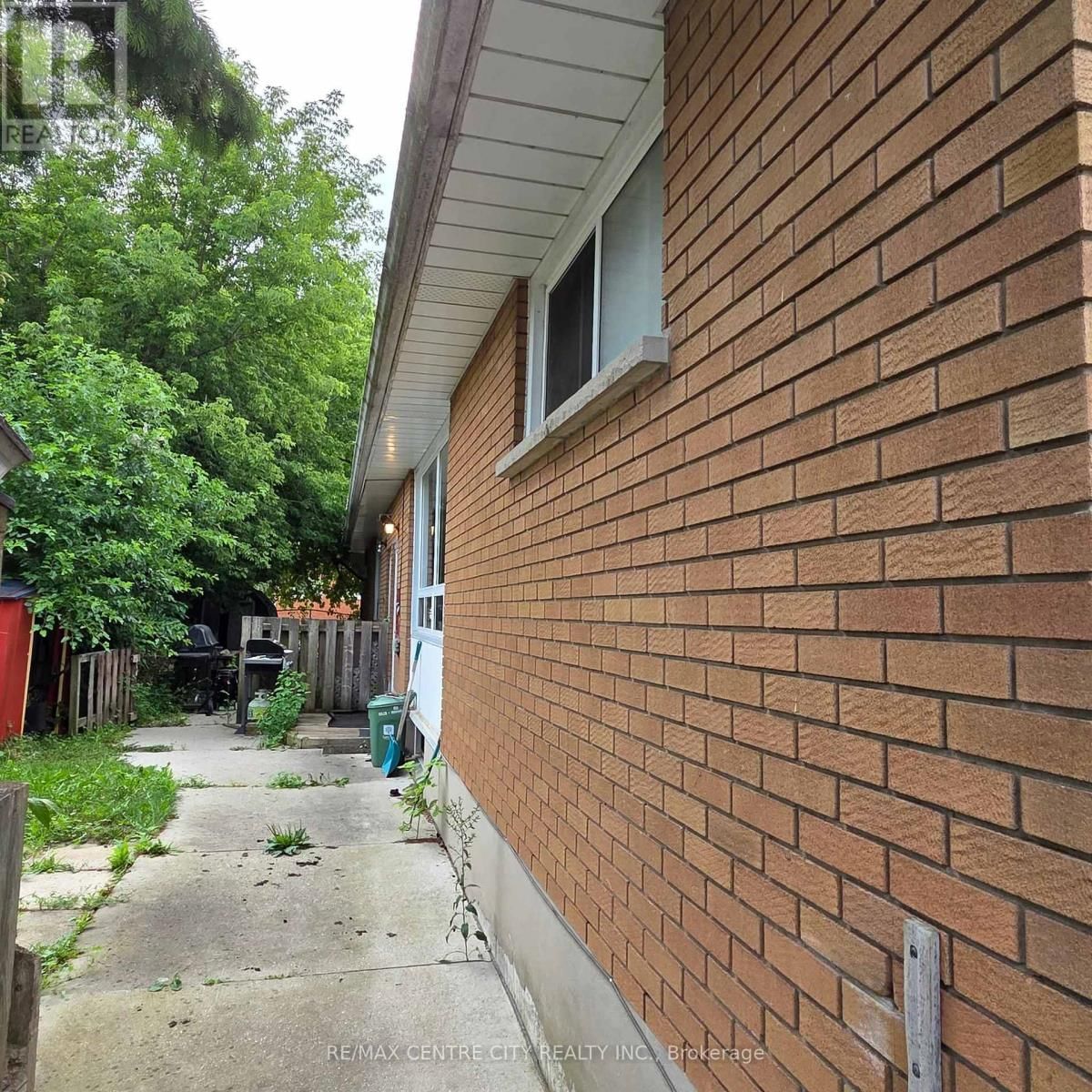 360 STRATTON DRIVE Image 24