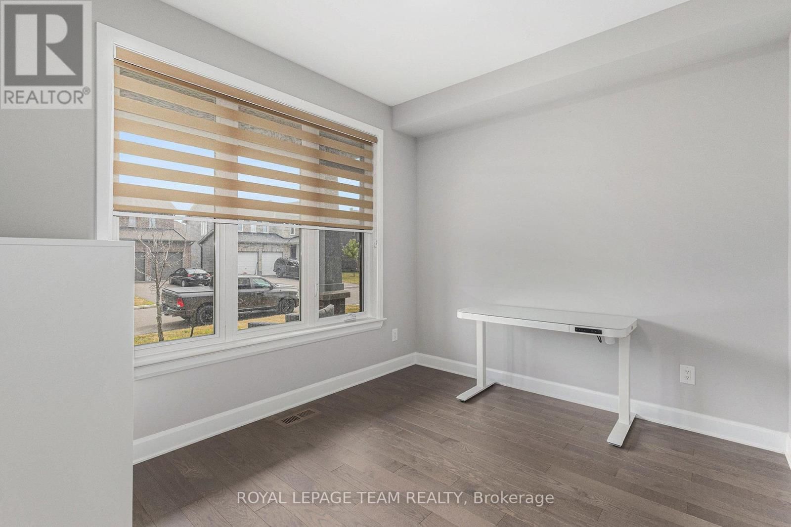 659 PARKVIEW TERRACE Image 10