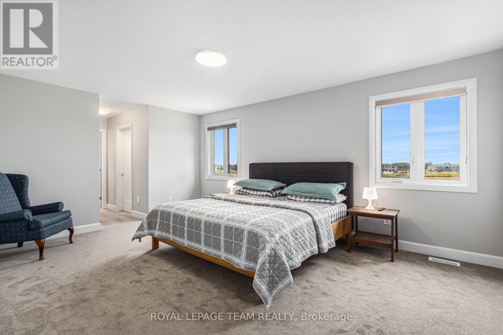 659 PARKVIEW TERRACE Image 13