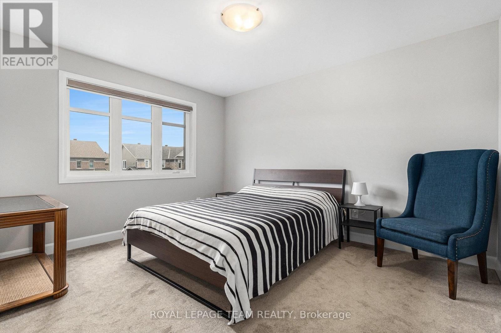 659 PARKVIEW TERRACE Image 17