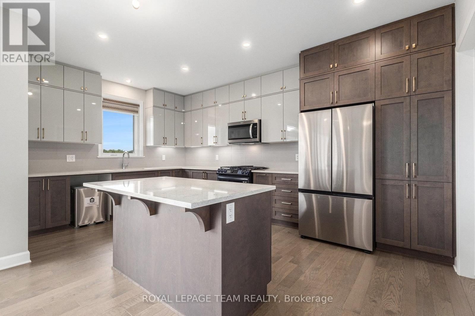 659 PARKVIEW TERRACE Image 7