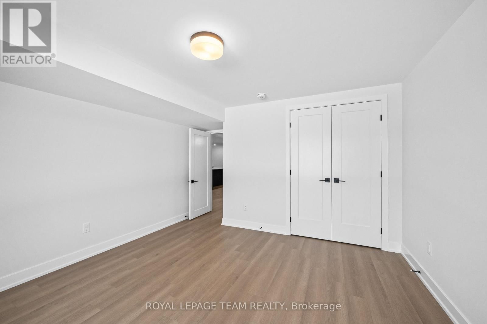 2 - 1140 MOORE STREET Image 26