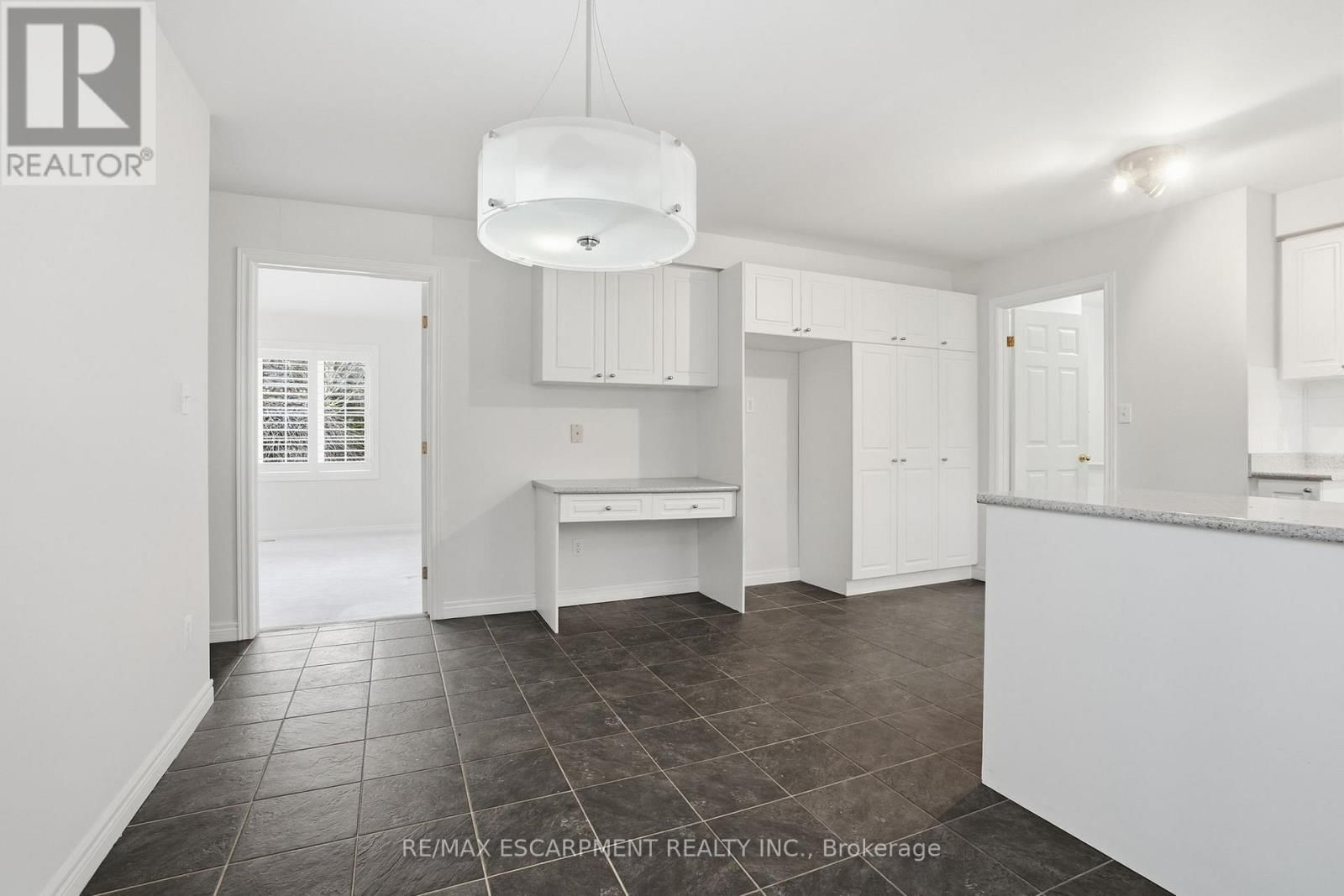 65 JERSEYVILLE ROAD EAST Image 11