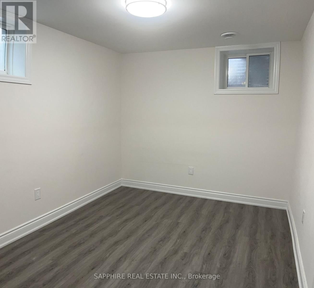 28 BARKER (BASEMENT) PARKWAY Image 10