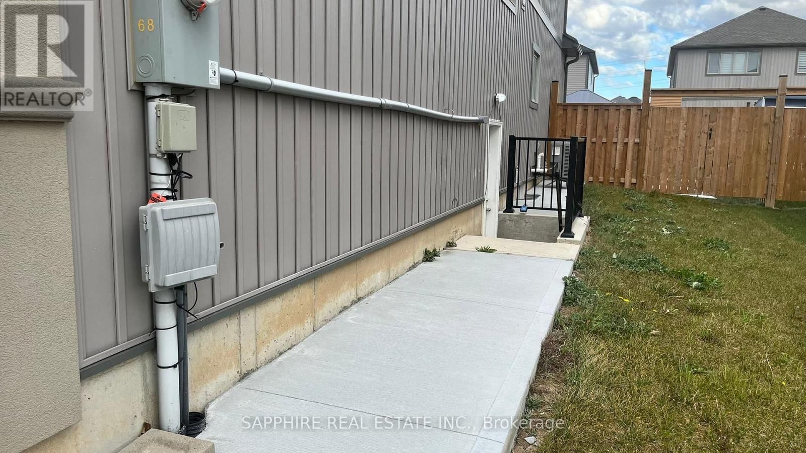 28 BARKER (BASEMENT) PARKWAY Image 2