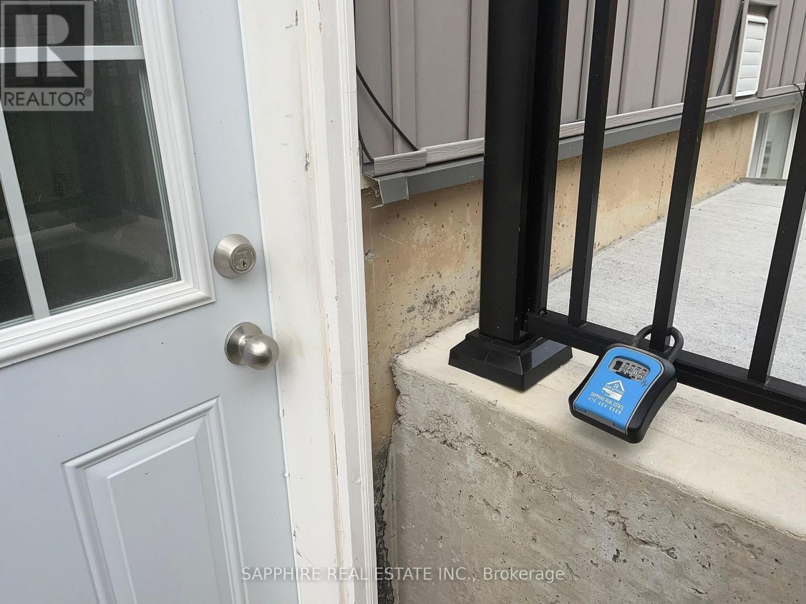 28 BARKER (BASEMENT) PARKWAY Image 4