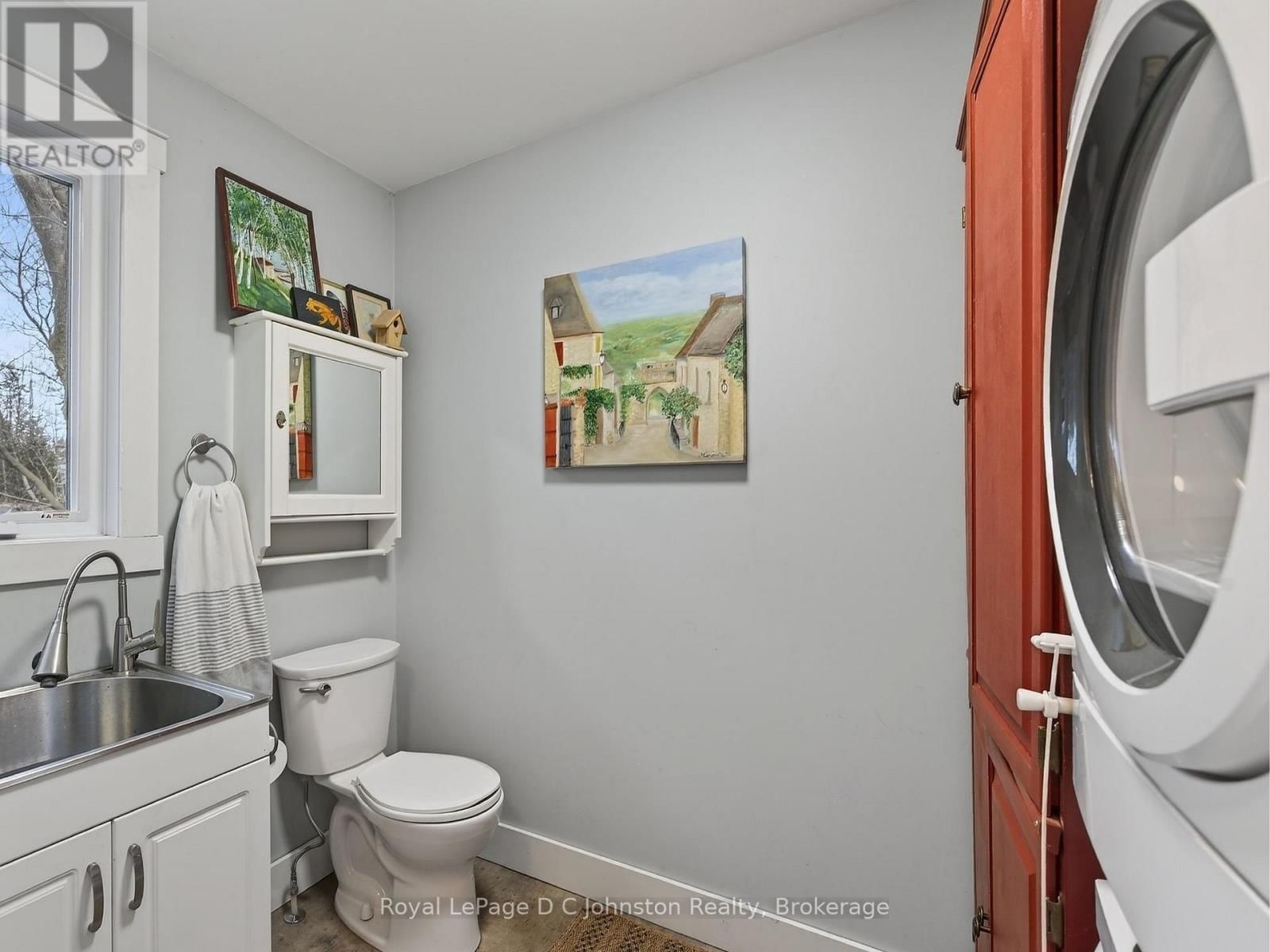 106 - 383 MCNABB STREET Image 32