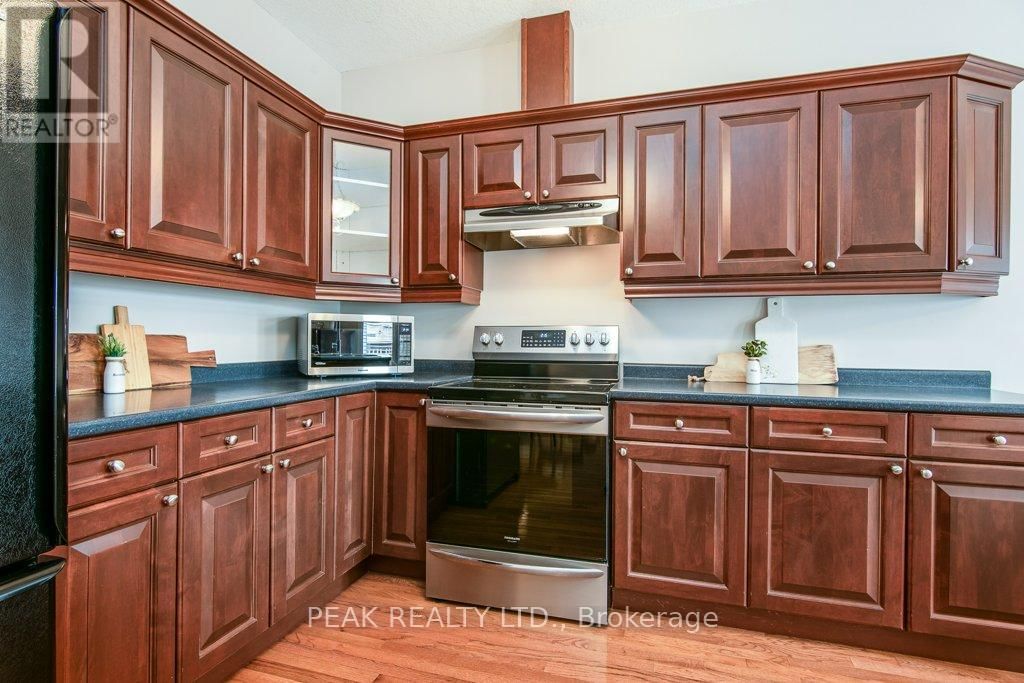 3 - 900 DOON VILLAGE ROAD Image 17