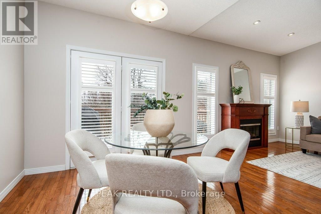 3 - 900 DOON VILLAGE ROAD Image 23