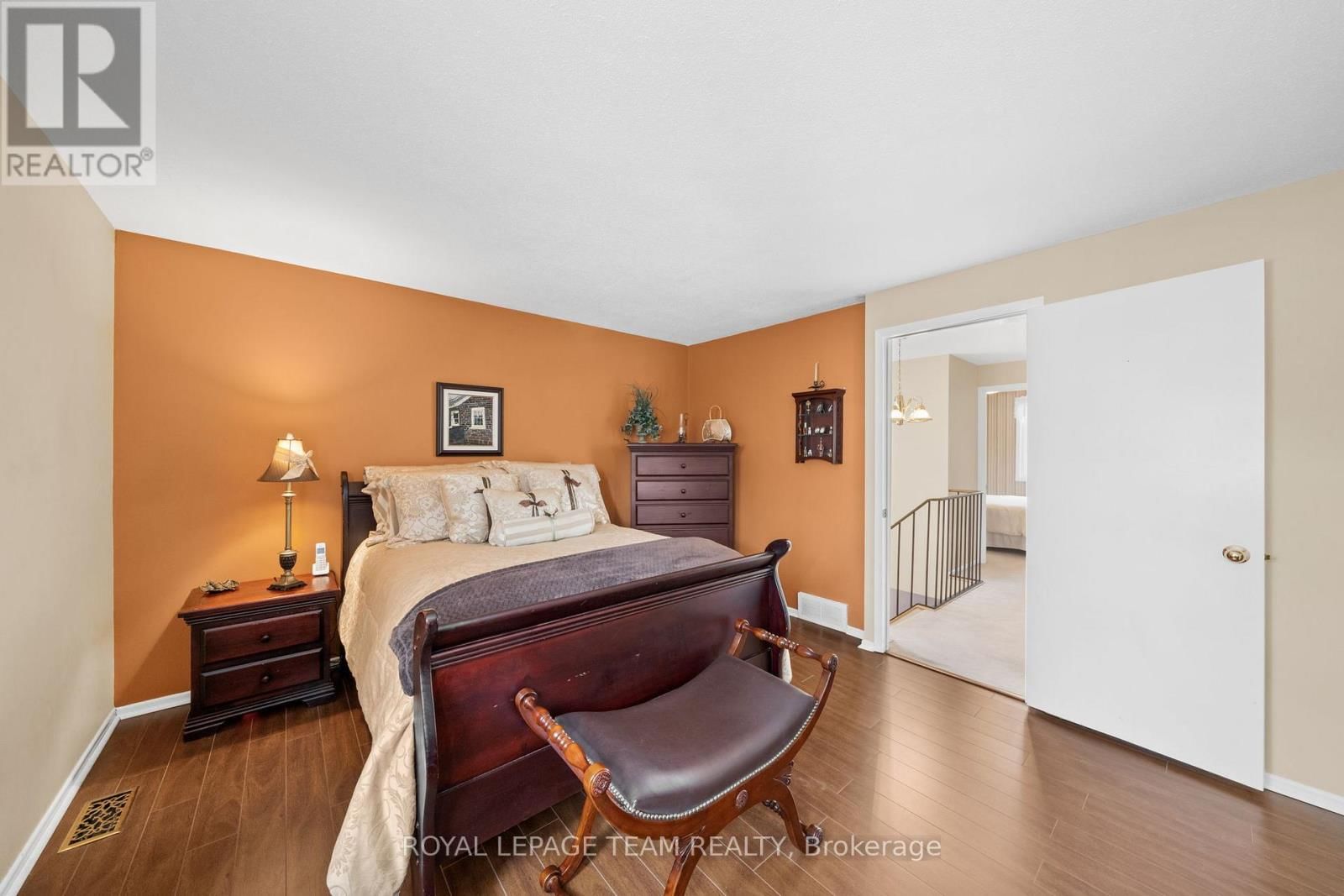 7942 DECARIE DRIVE Image 17