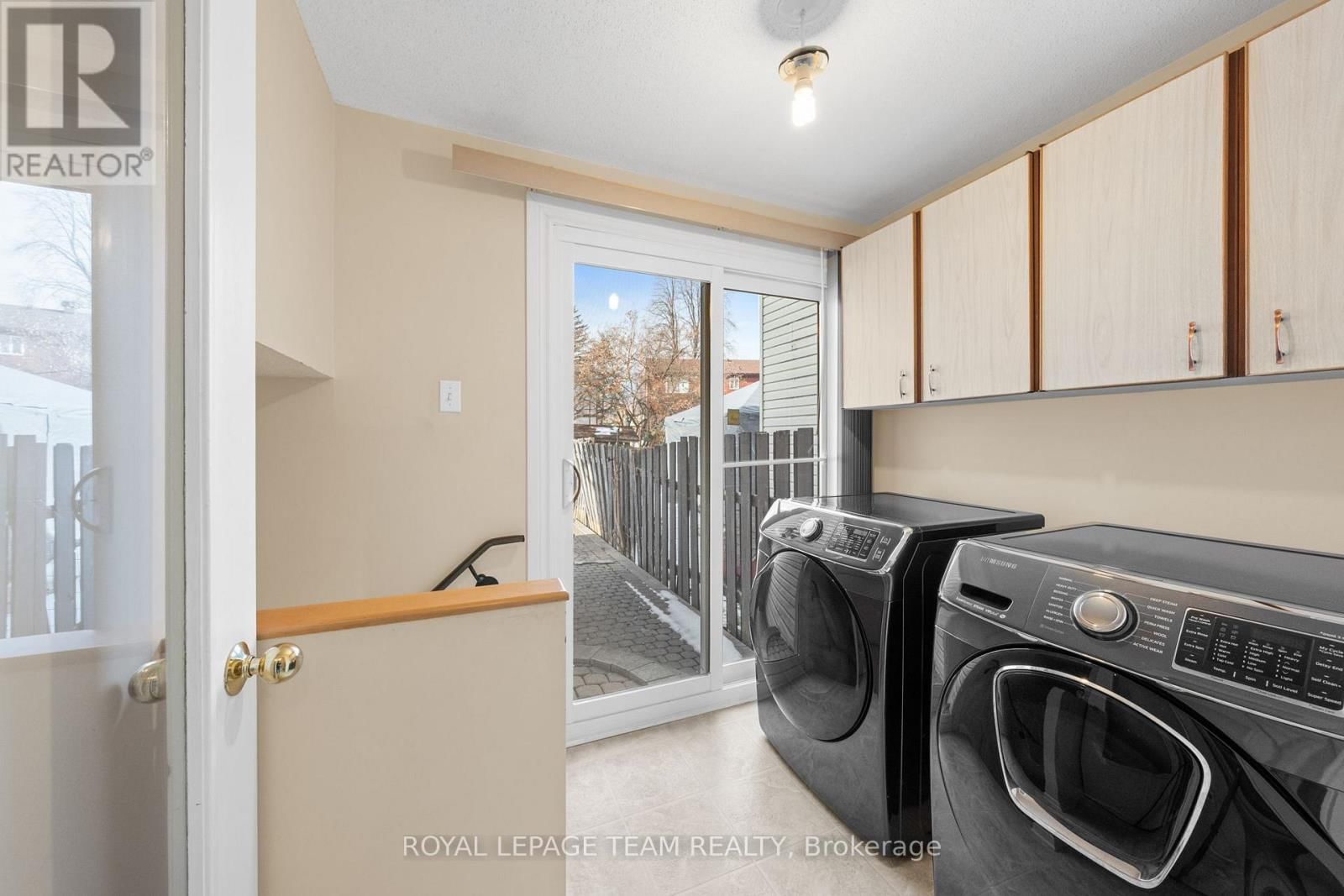 7942 DECARIE DRIVE Image 23