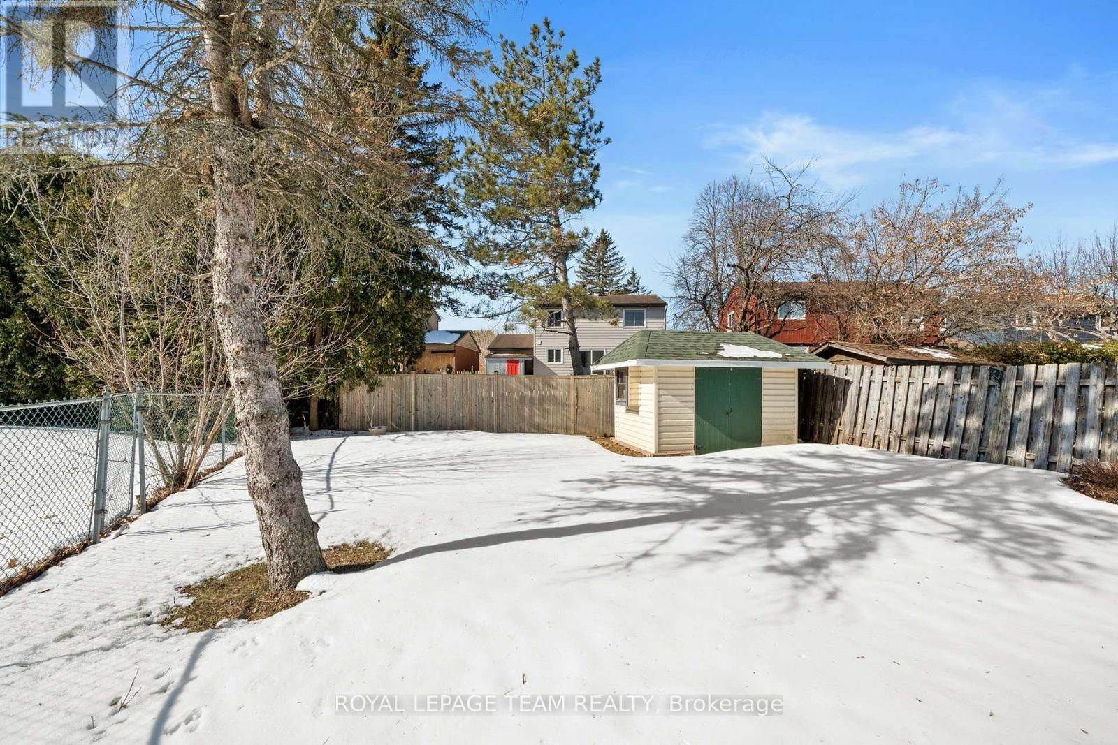 7942 DECARIE DRIVE Image 32