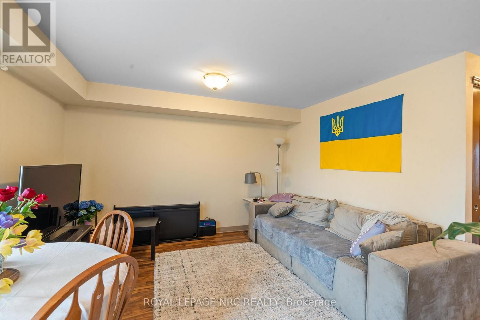 240 - 411 LAKE STREET Image 10