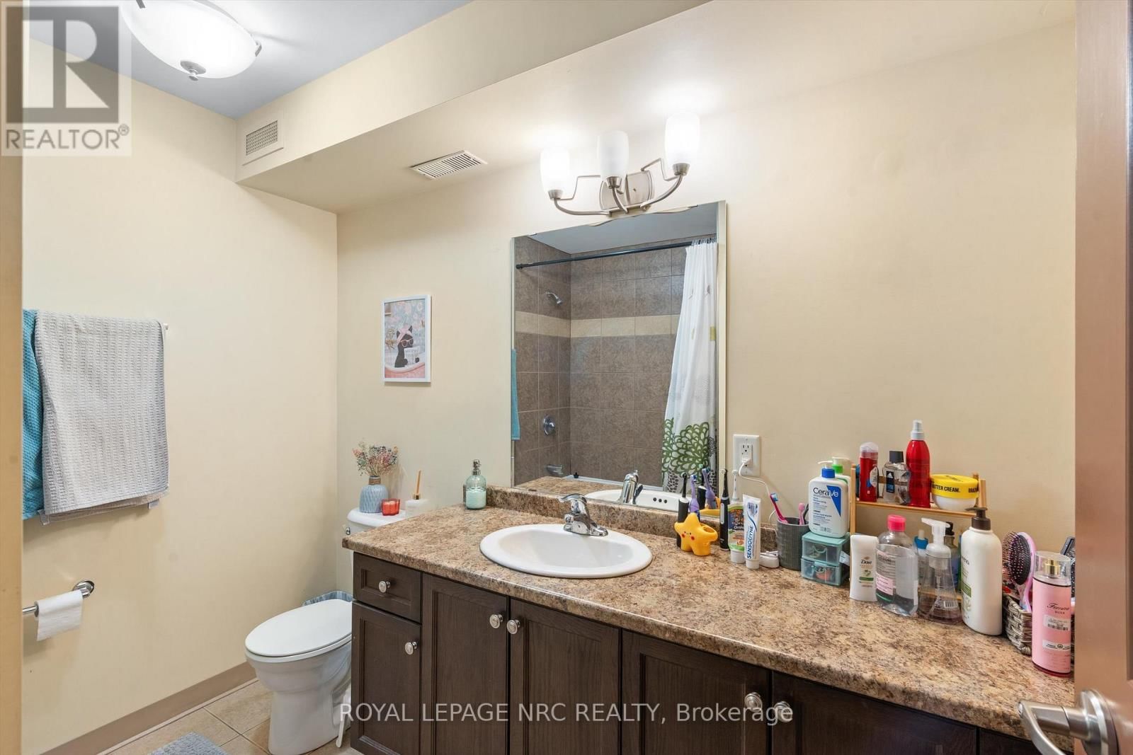 240 - 411 LAKE STREET Image 15