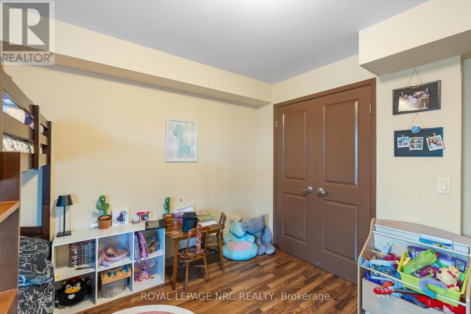 240 - 411 LAKE STREET Image 18