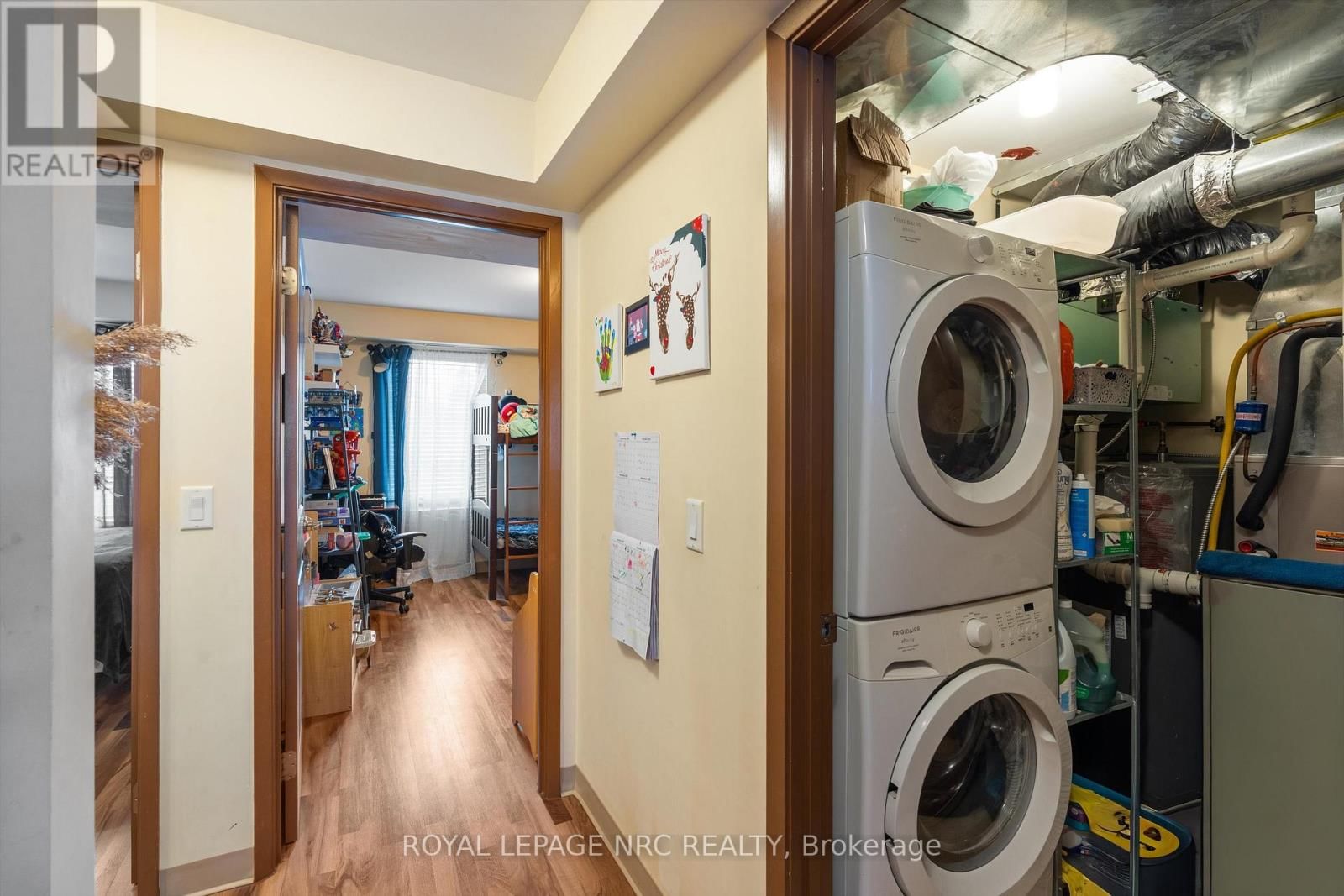 240 - 411 LAKE STREET Image 19