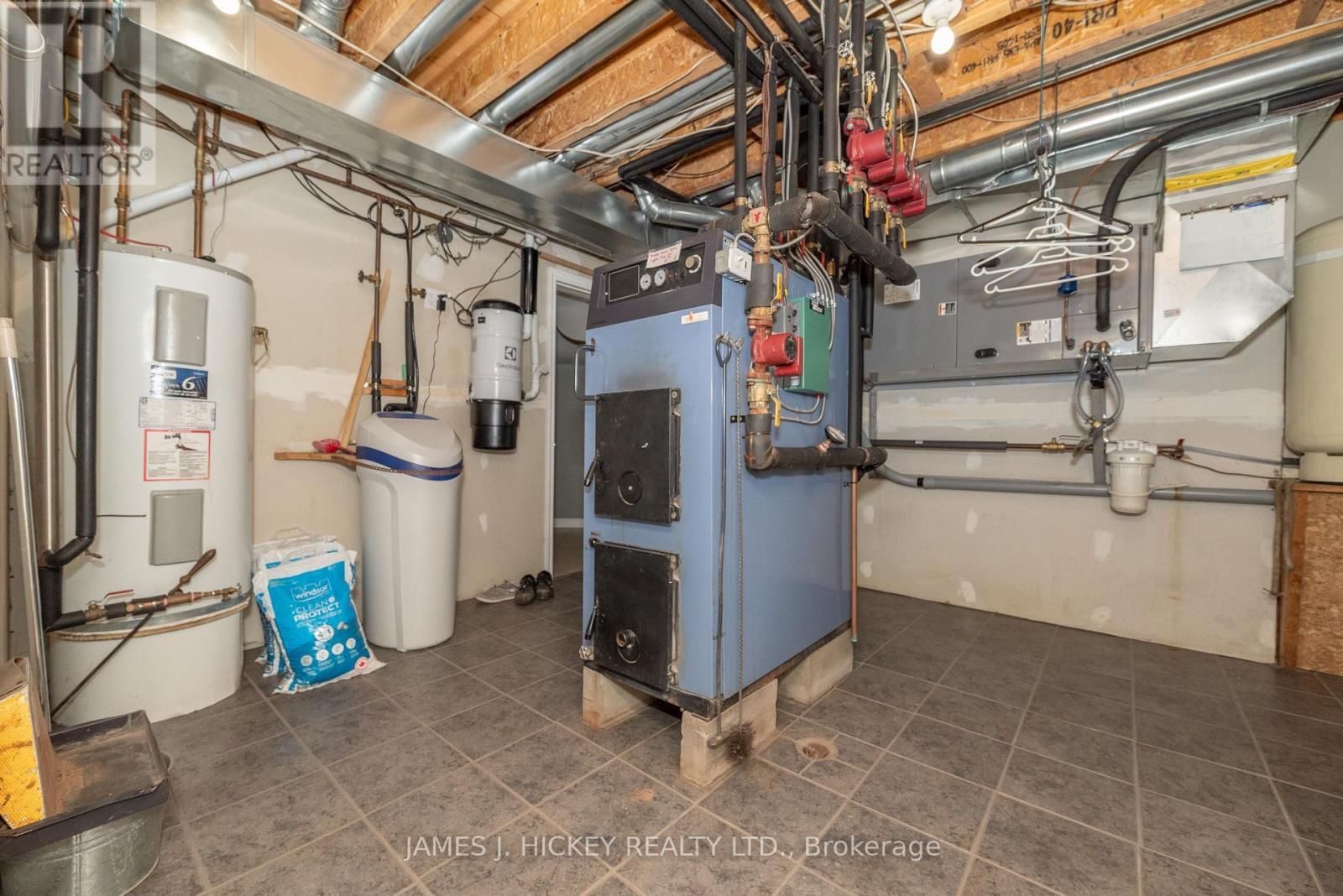 12 BOUDREAU ROAD Image 36