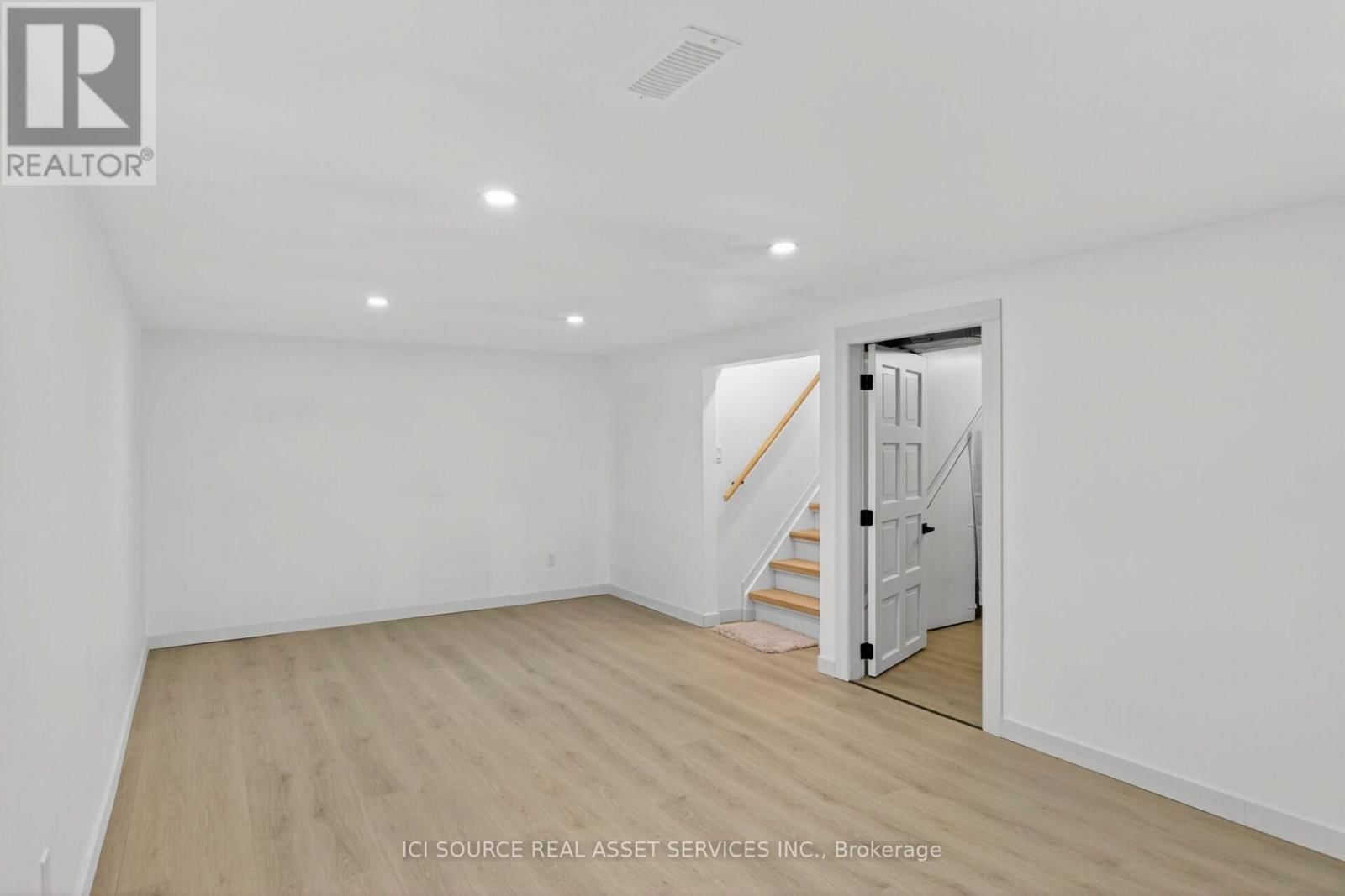 1092 GLENDALE DRIVE Image 22