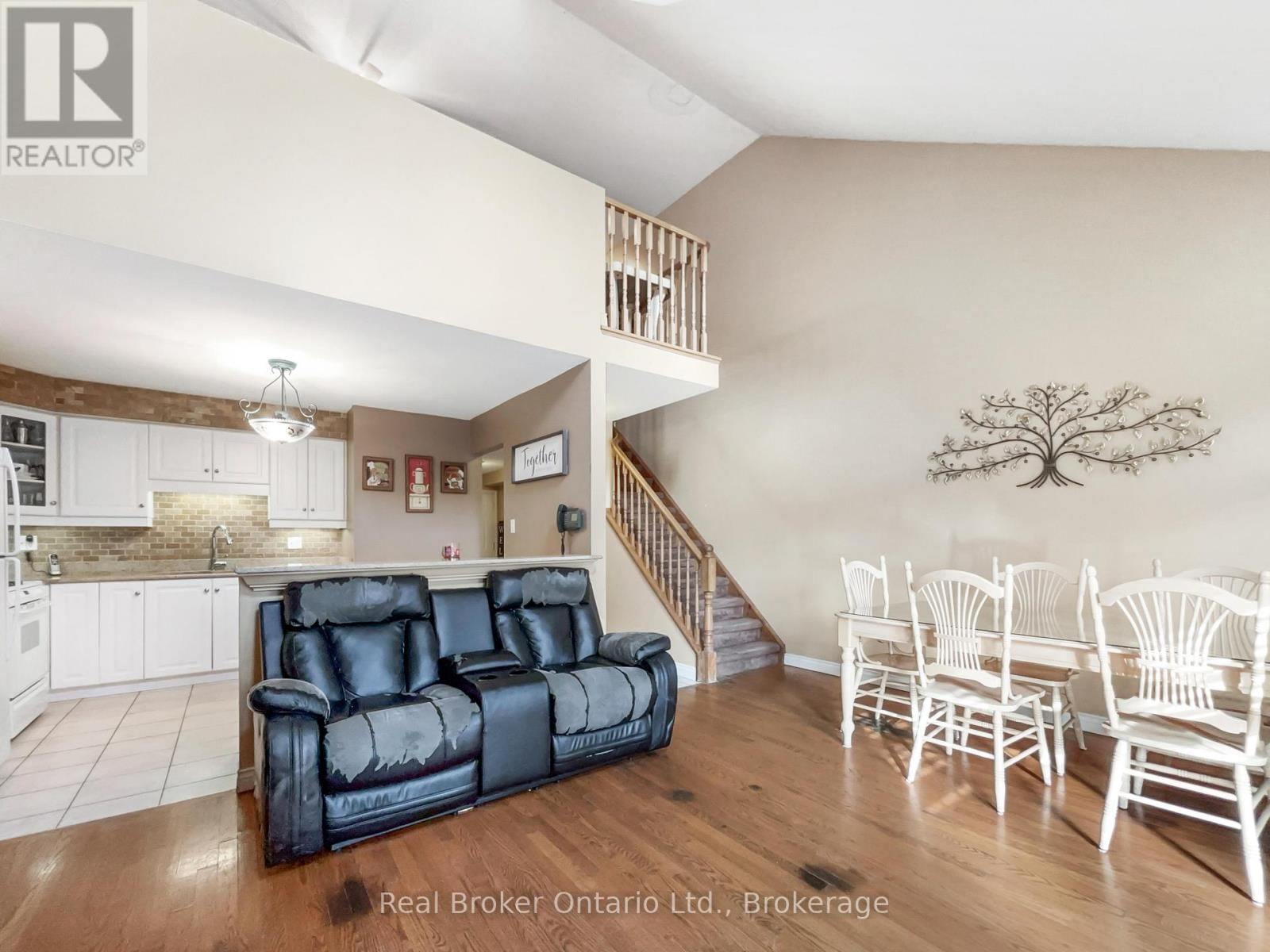 47 DYNASTY AVENUE Image 11