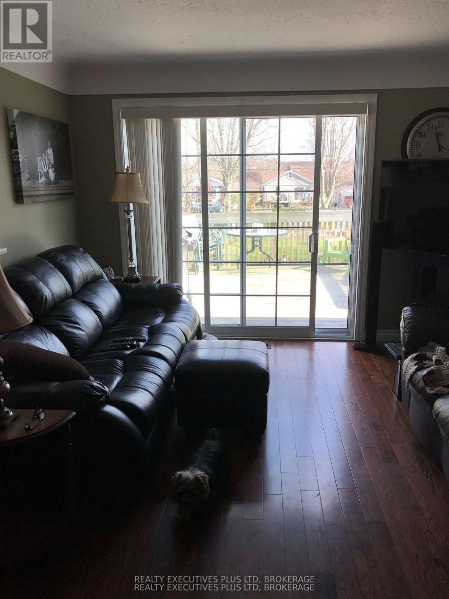 4020 MAIN STREET Image 3