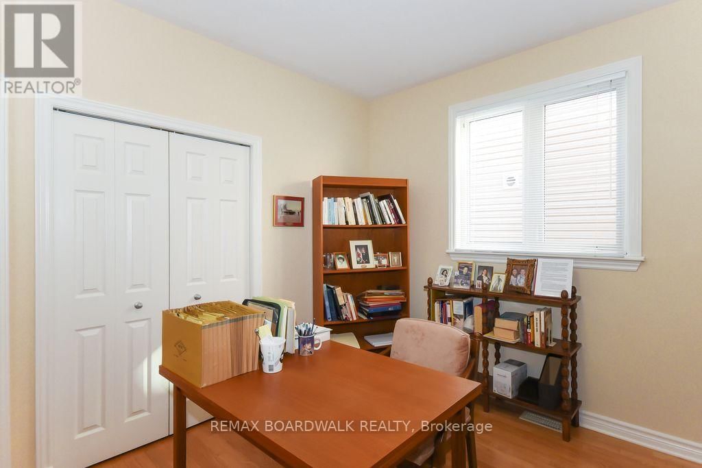 1861 MICKELBERRY CRESCENT Image 28