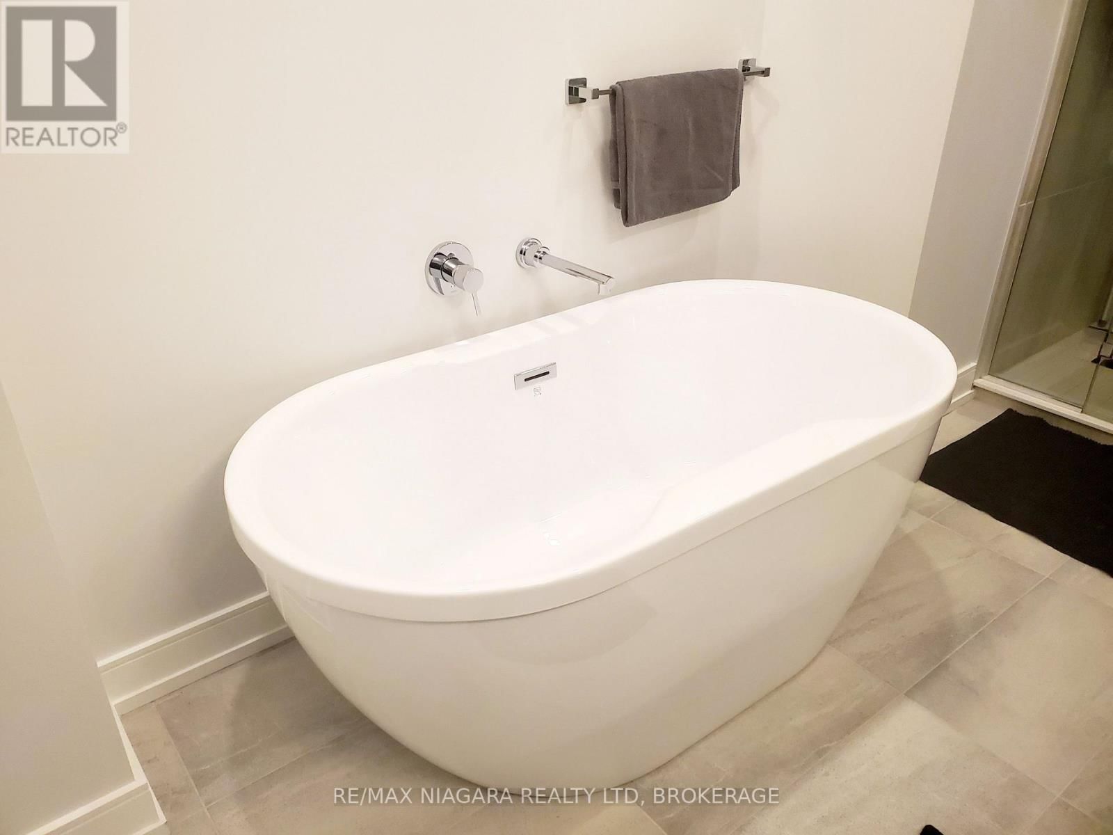 505 - 300B FOURTH AVENUE Image 19