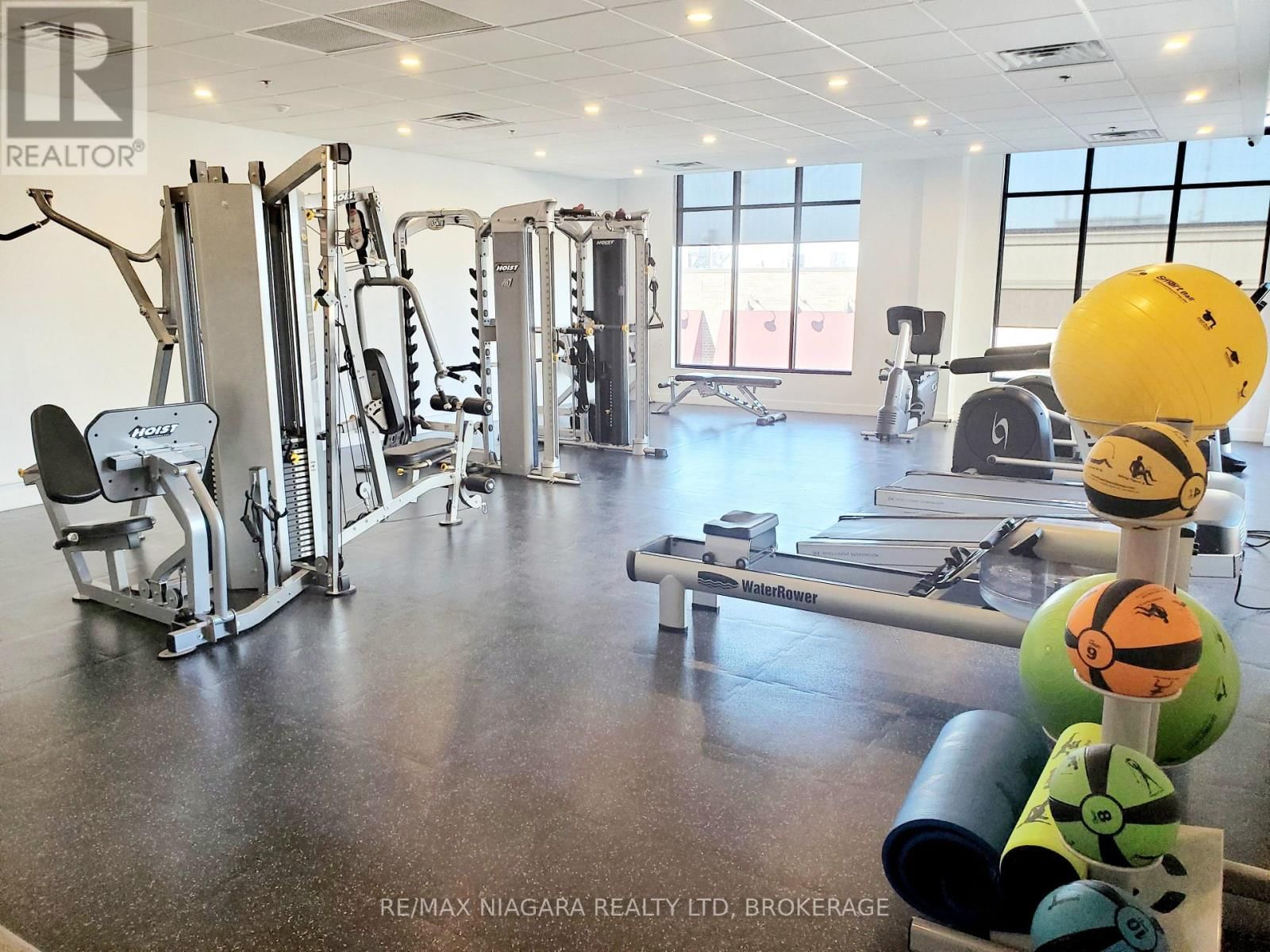 505 - 300B FOURTH AVENUE Image 24