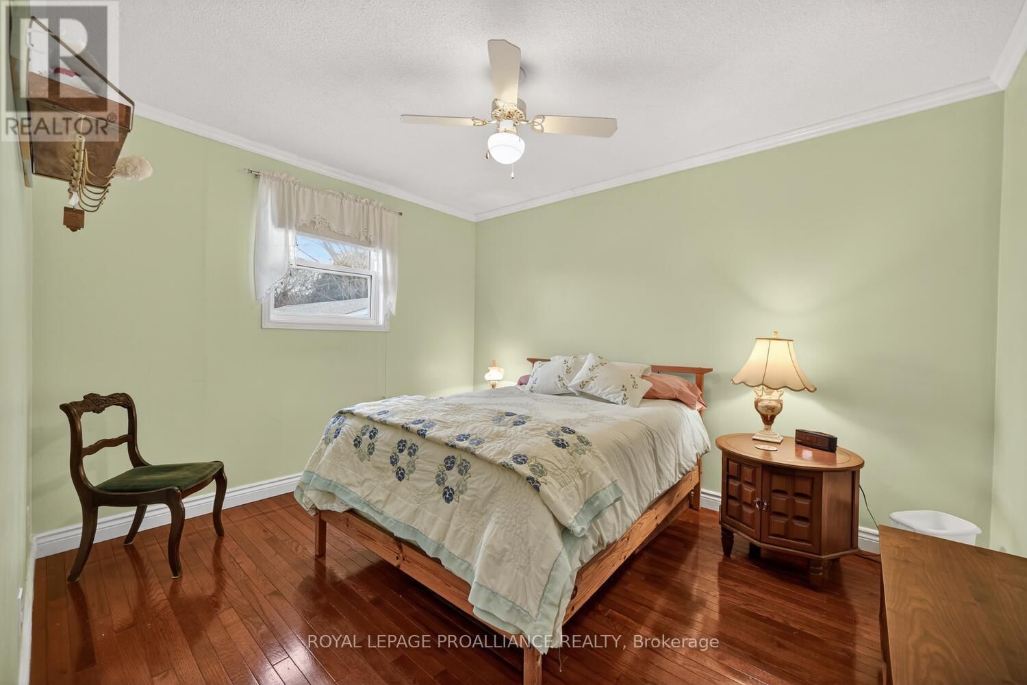 34 SARAH STREET Image 18