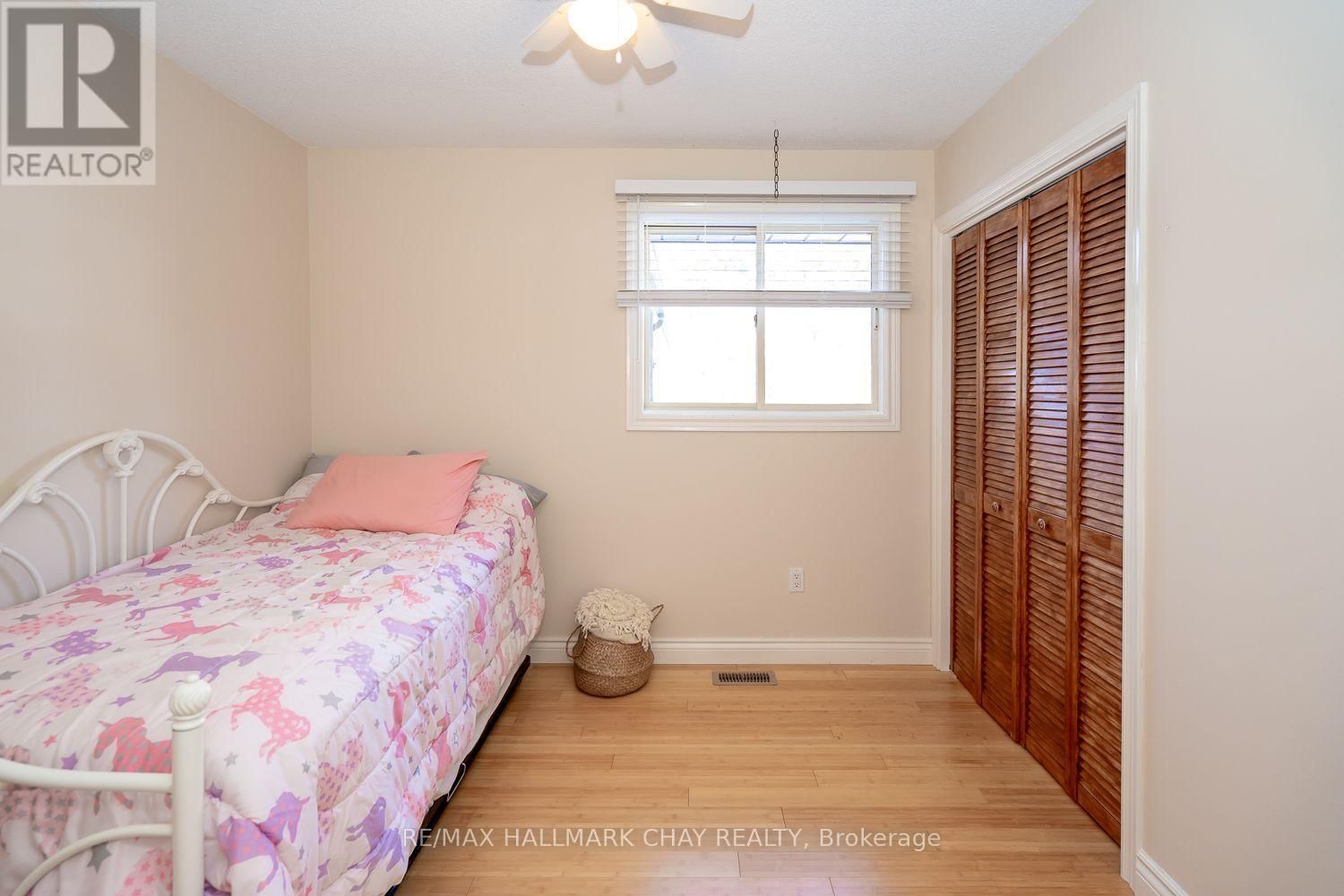 16 MAES CRESCENT Image 17