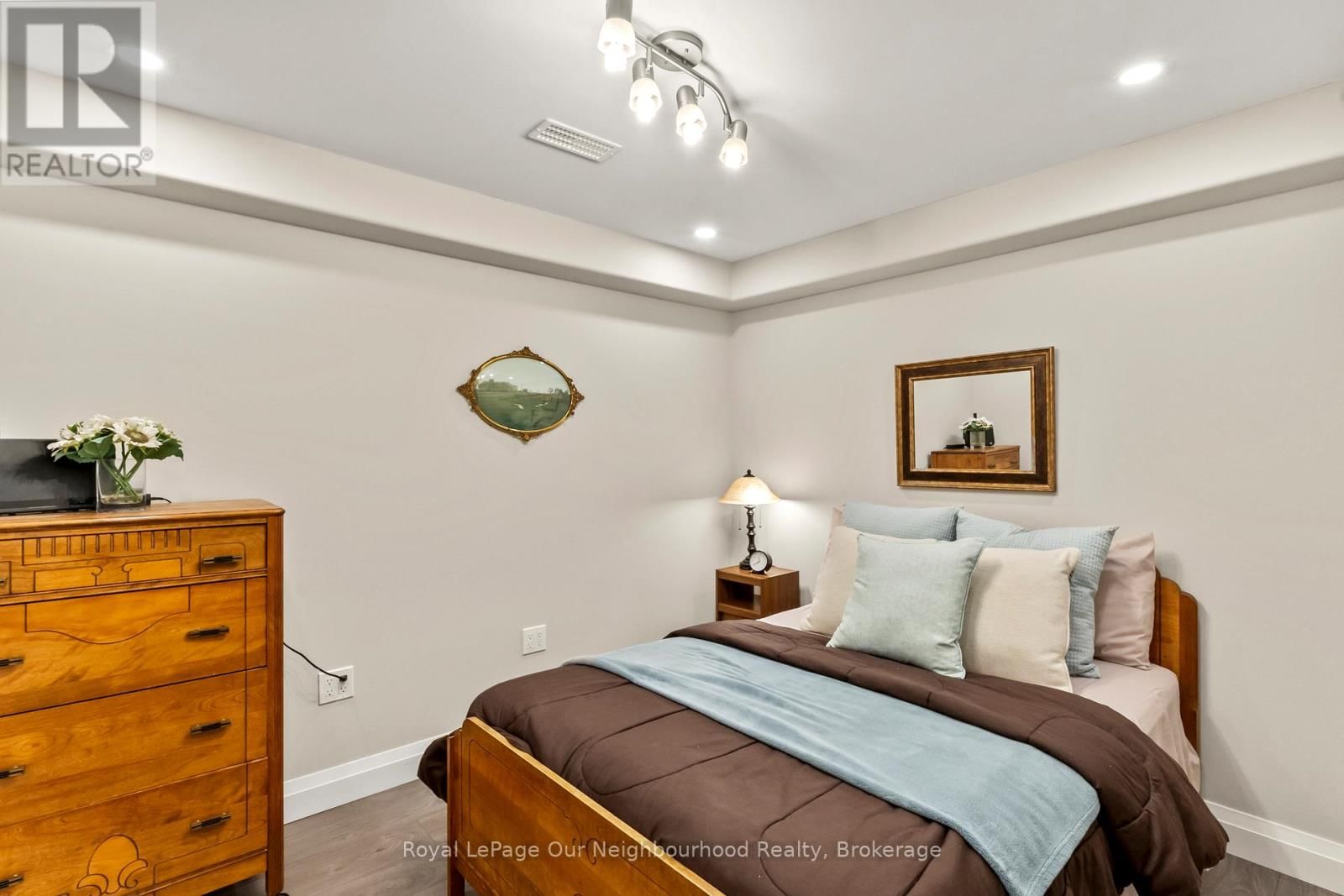 61 ORCHARD WAY Image 30