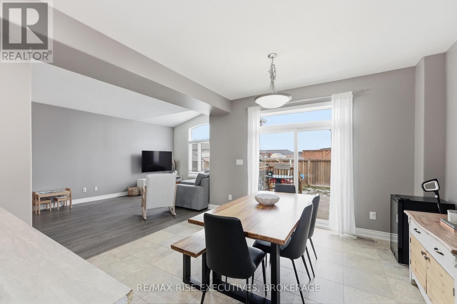 203 KILDARE AVENUE Image 11