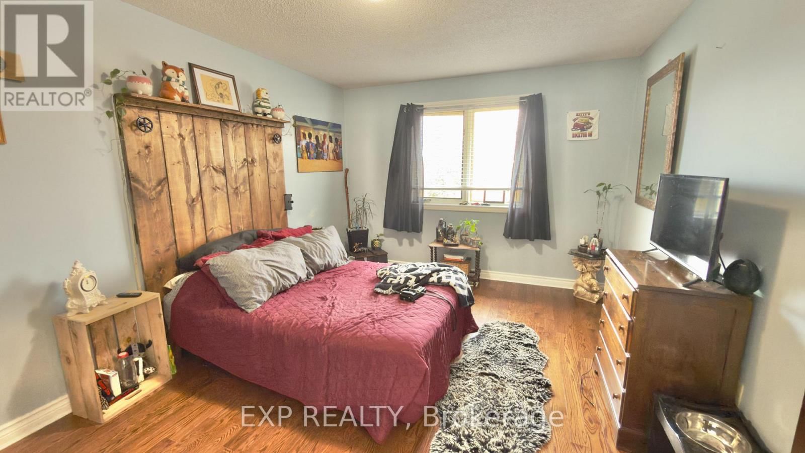 395 BURNETT AVENUE Image 14