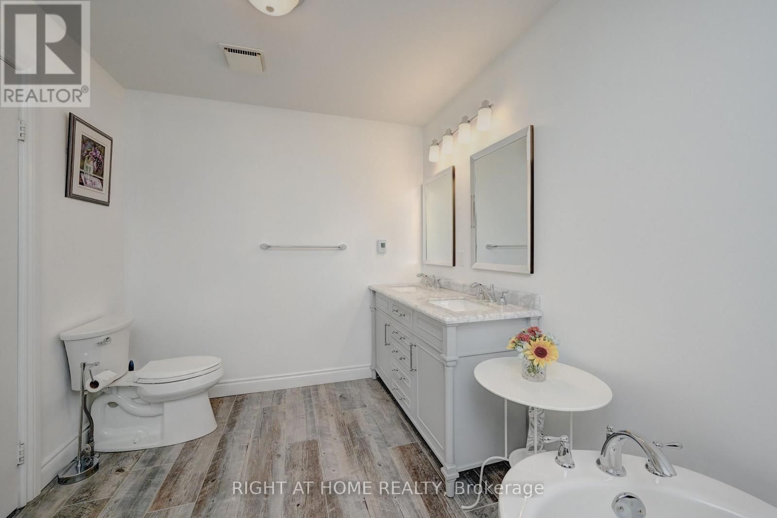 10 - 524 BEECHWOOD DRIVE Image 32