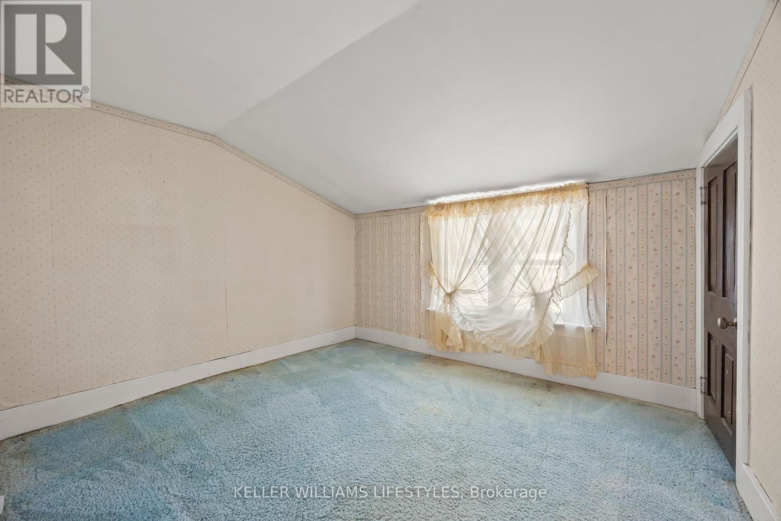 136 QUEEN STREET Image 27