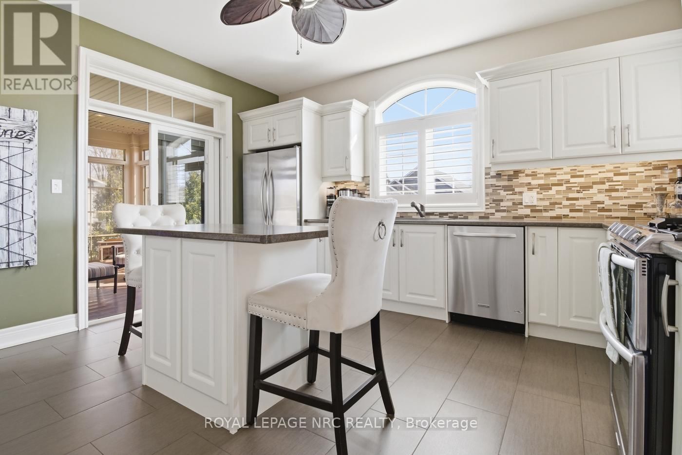 3930 VILLAGE CREEK DRIVE Image 17