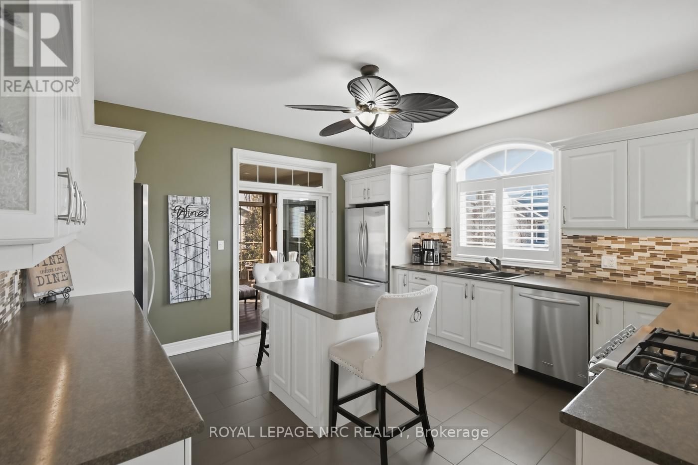 3930 VILLAGE CREEK DRIVE Image 18