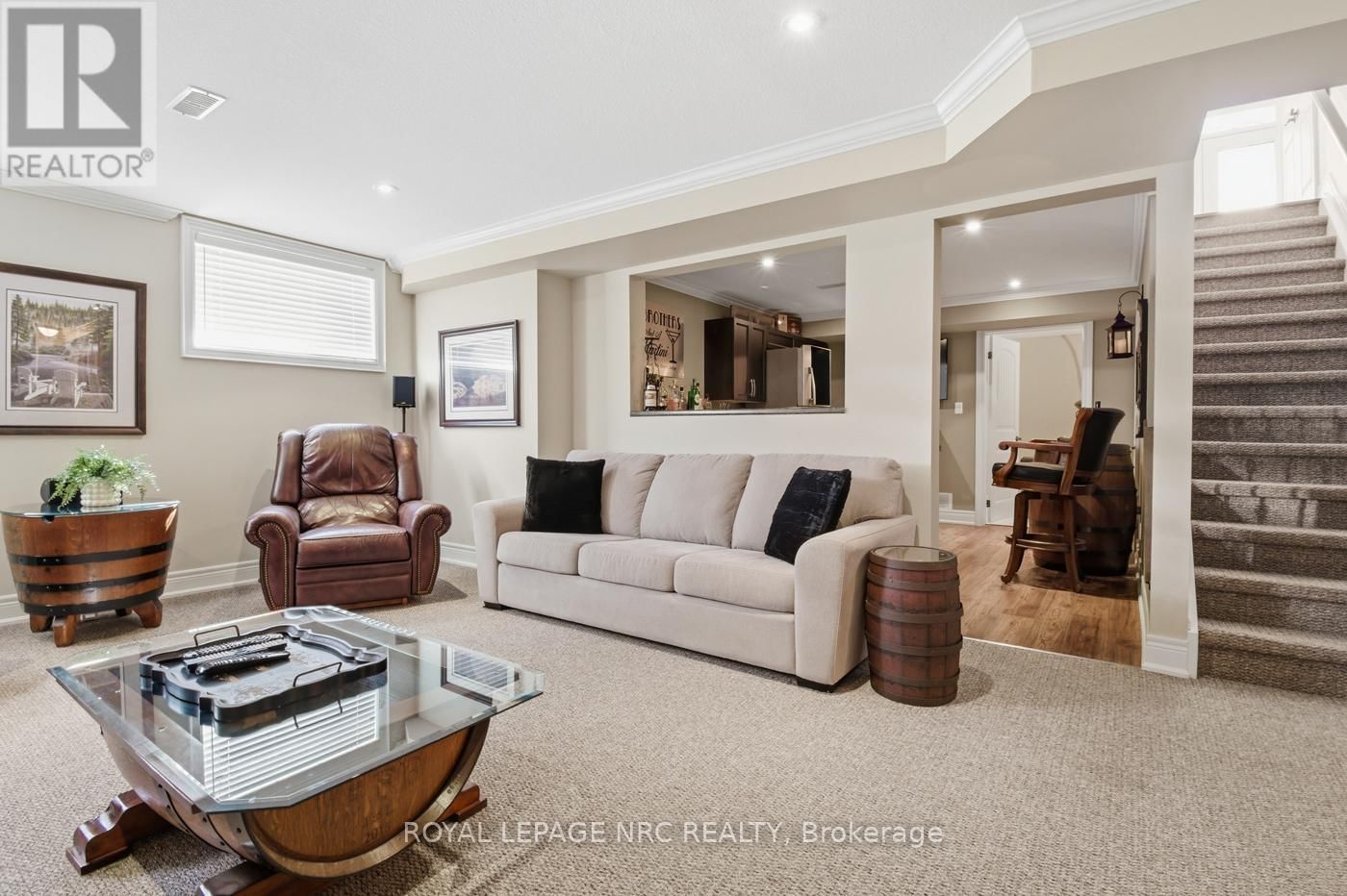 3930 VILLAGE CREEK DRIVE Image 32