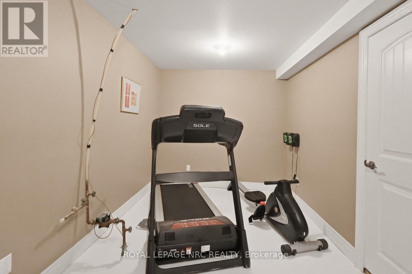 3930 VILLAGE CREEK DRIVE Image 36