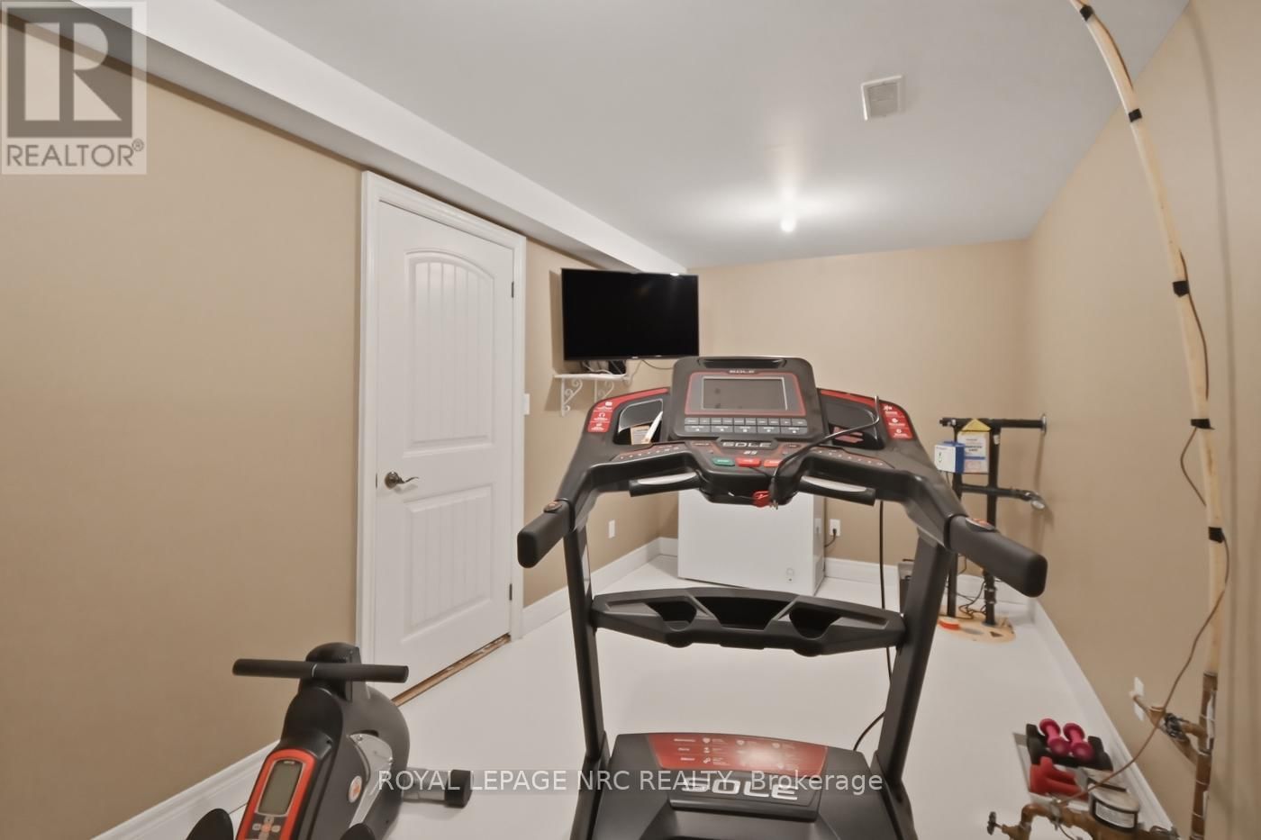 3930 VILLAGE CREEK DRIVE Image 37