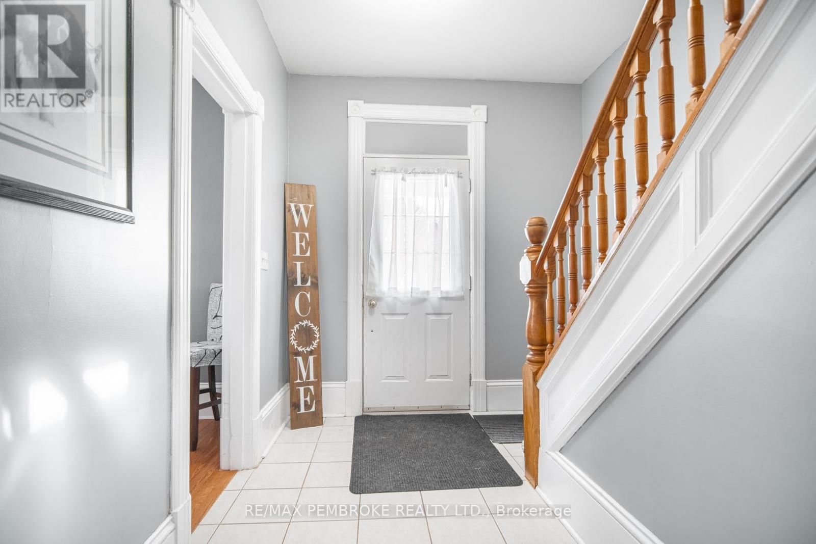 320 MOFFAT STREET Image 2