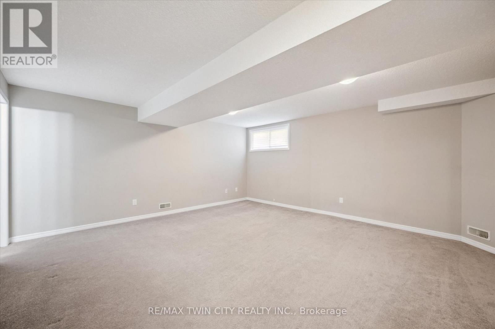 3 - 3045 SPRINGMEADOW ROAD Image 20