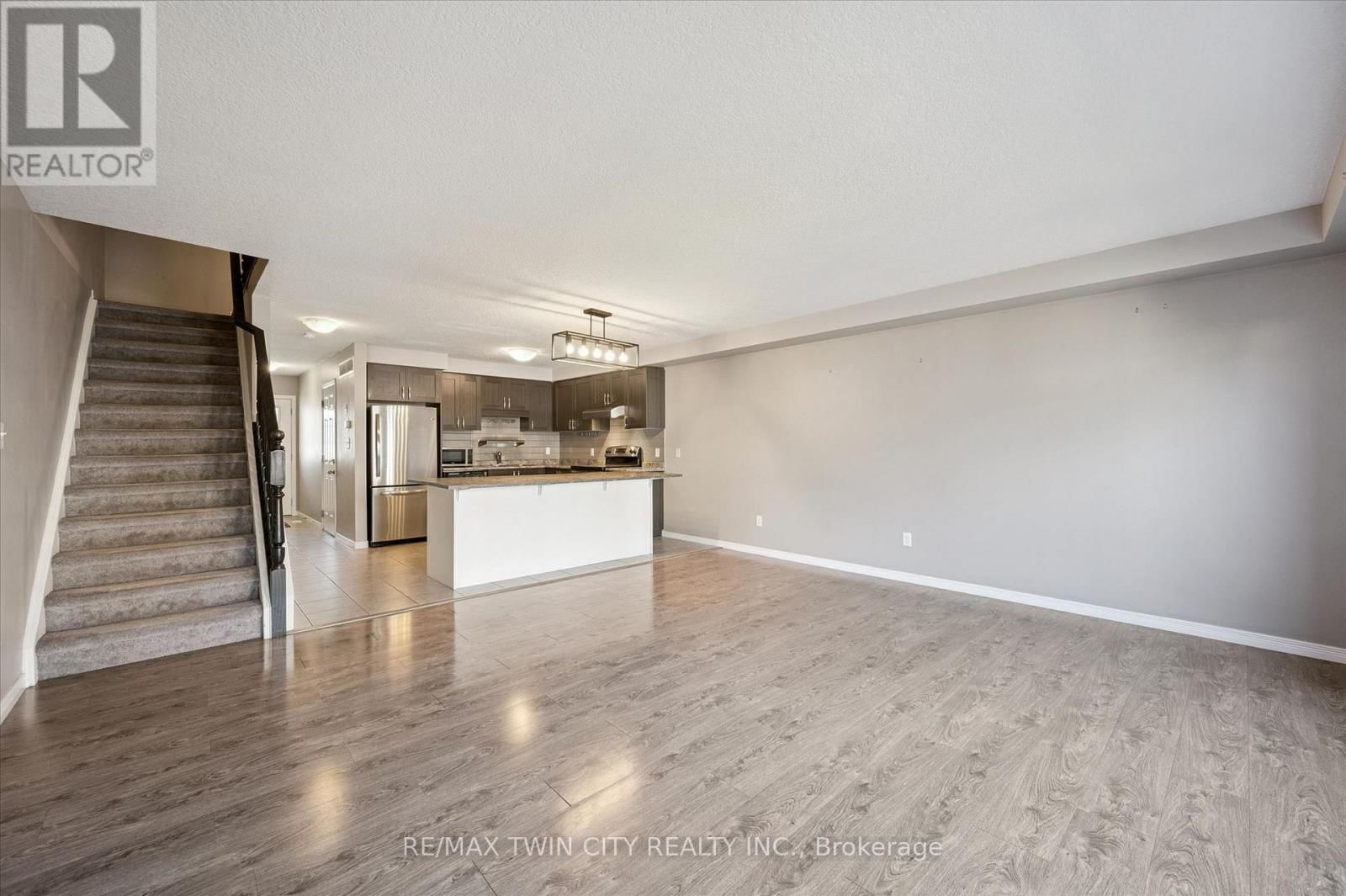 3 - 3045 SPRINGMEADOW ROAD Image 6