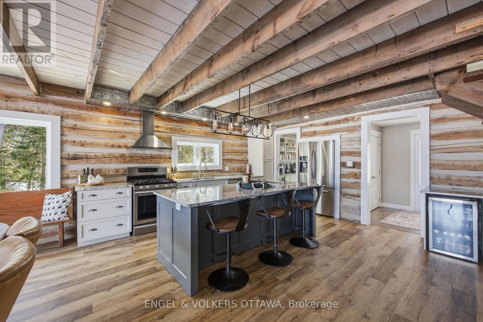 106 WHITES BEACH TRAIL Image 10