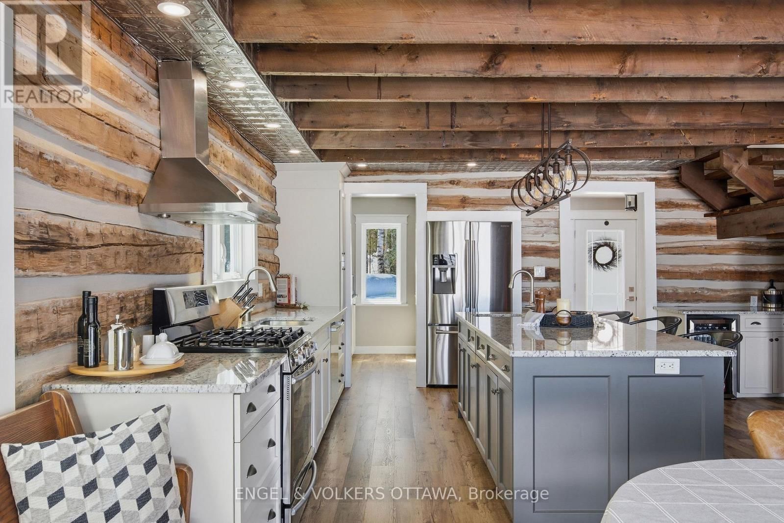 106 WHITES BEACH TRAIL Image 13