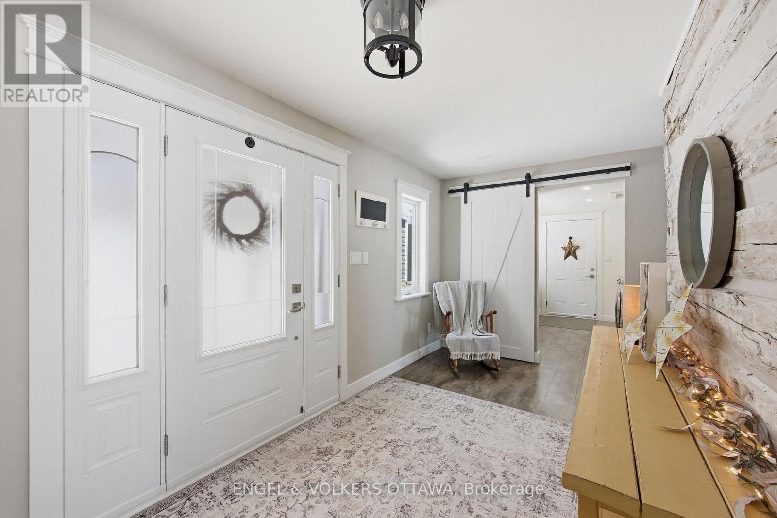 106 WHITES BEACH TRAIL Image 2