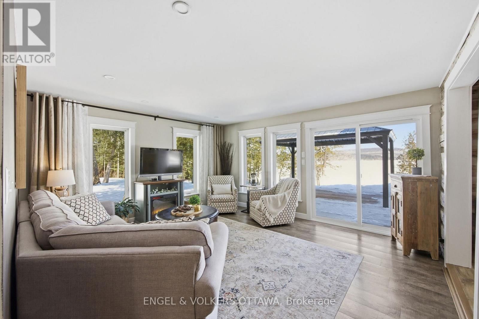 106 WHITES BEACH TRAIL Image 20