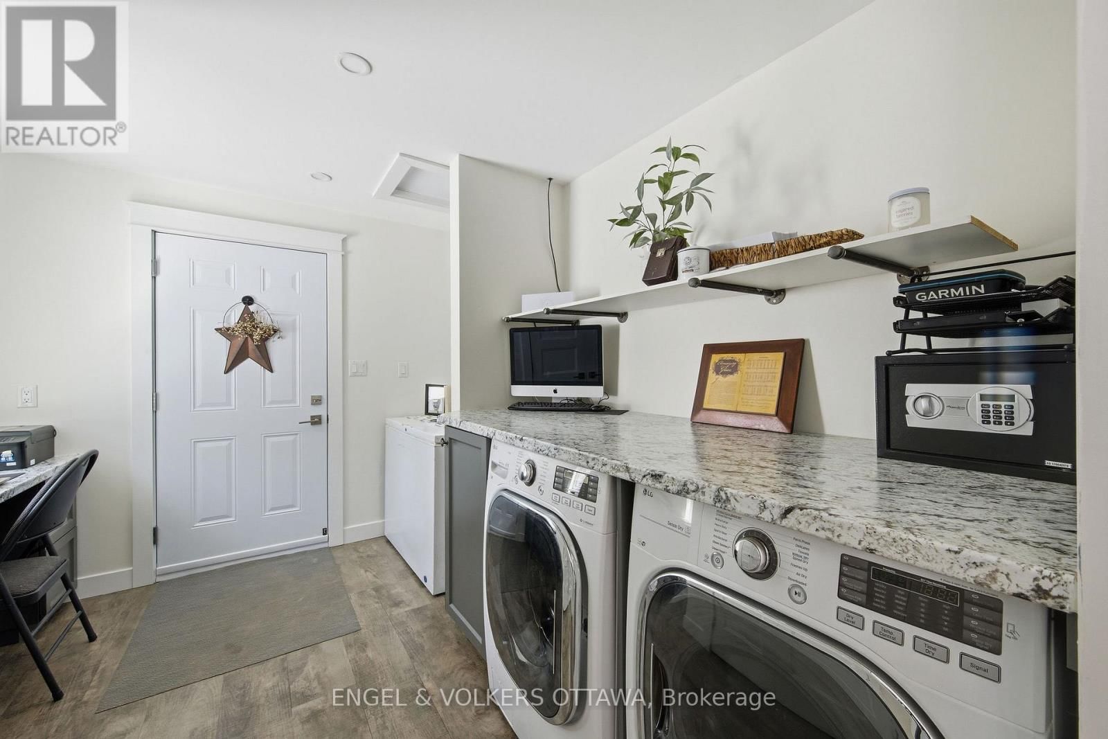 106 WHITES BEACH TRAIL Image 27