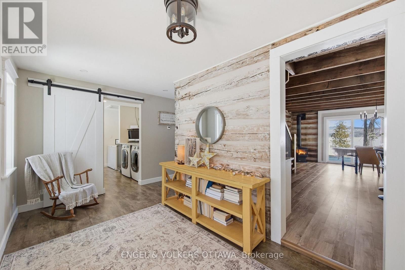 106 WHITES BEACH TRAIL Image 3